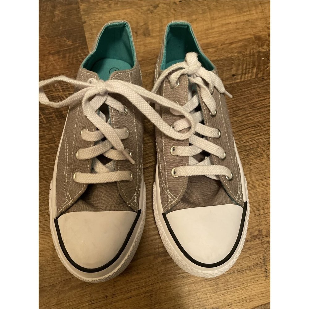 Airwalk Girls Sz. 3 Grey Legacee Lace Up Sneakers W/ Teal Interior